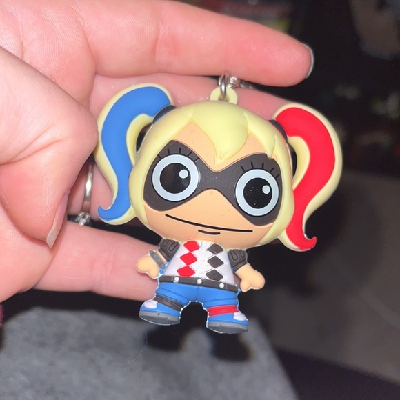 6 piece collectable super hero (girls) keychains - Picture 5 of 7